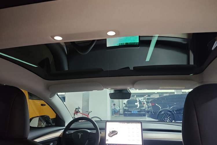 Used Tesla Model 3 2022 Rear-Wheel-Drive Version Headliner