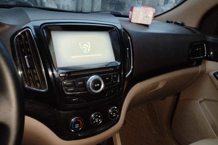 Used Baojun 730 2014 1.5L manual Comfort ESP version 7 seats