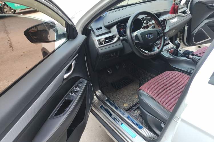 Used Geely Auto Vision S1 2019 Upgraded Model 1.5L Manual Elite Version
