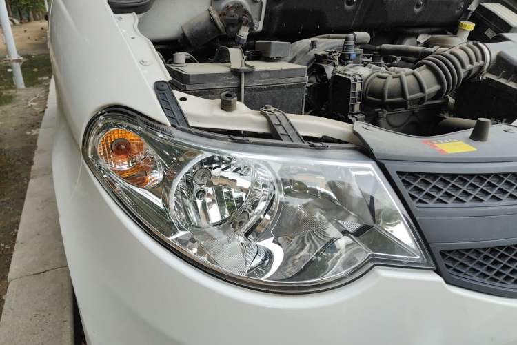 Used Wuling Hongguang 2020 1.2L S Base Model China VI LSI Right Front Headlight