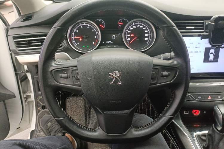 Used Peugeot 408 2015 1.2T Automatic Luxury Edition Steering Wheel