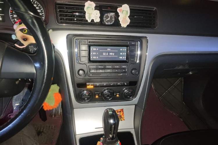 Used Volkswagen Passat 2014 1.8TSI DSG Prestige Edition Audio And AC Panel