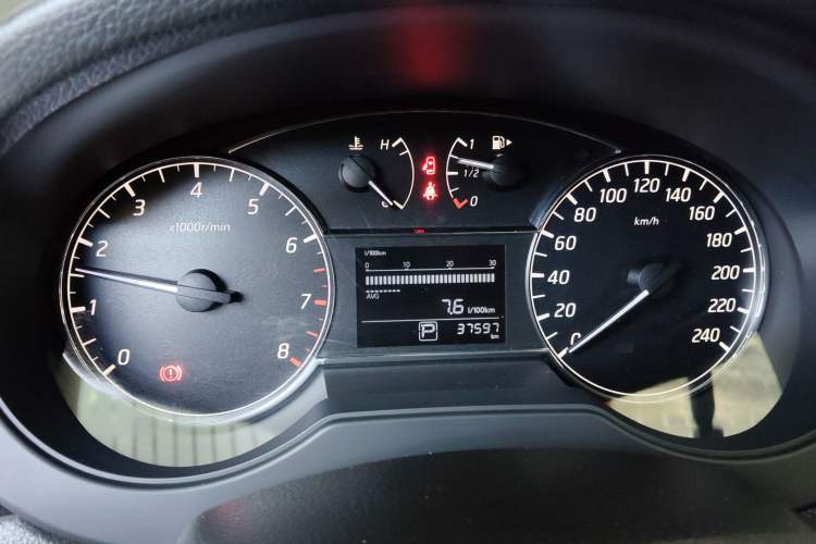 Used Nissan Tiida 2016 1.6L CVT Cool Dynamic Edition
