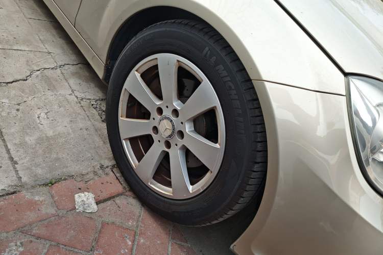 Used Mercedes-Benz C-Class 2011 C 180K Classic model
