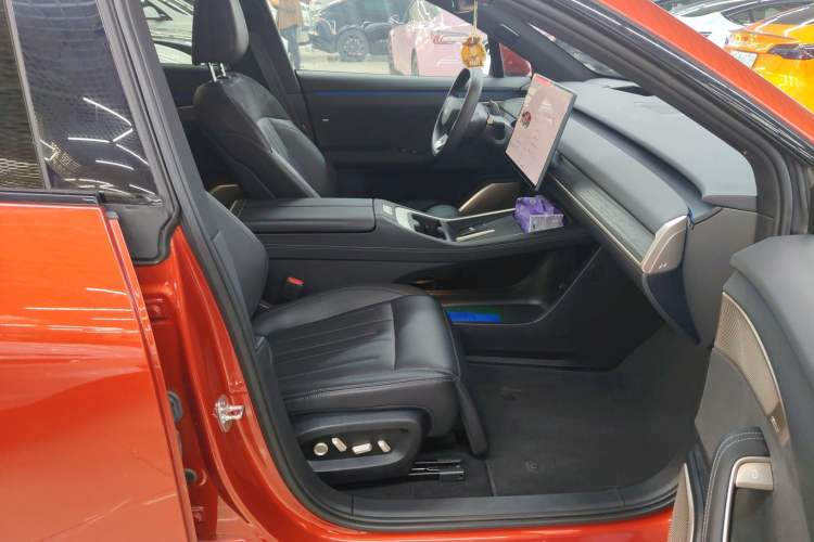 Used ONVO L60 2024 60 kWh Rear-Drive Version Right Front Seat