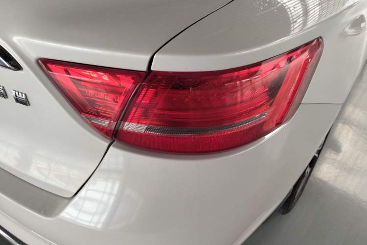 Used Geely Auto Emgrand GT 2017 2.4L Luxury Model Right Rear Taillight