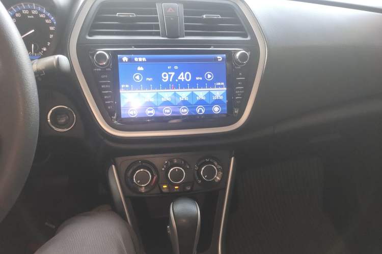 Used Suzuki S-Cross 2015 1.6L CVT Two-Wheel Drive Entry-Level Trim
