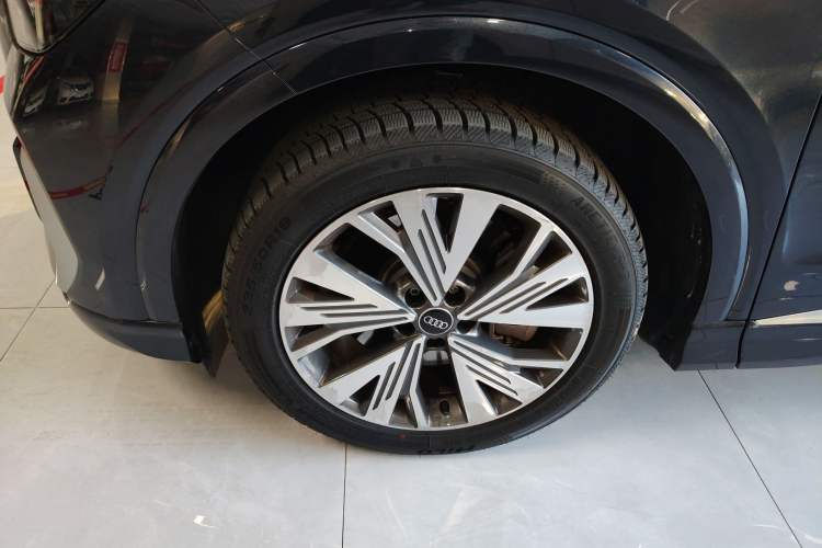 Used Audi Q4 e-tron 2024 40 e-tron Adventure Edition Exterior 7