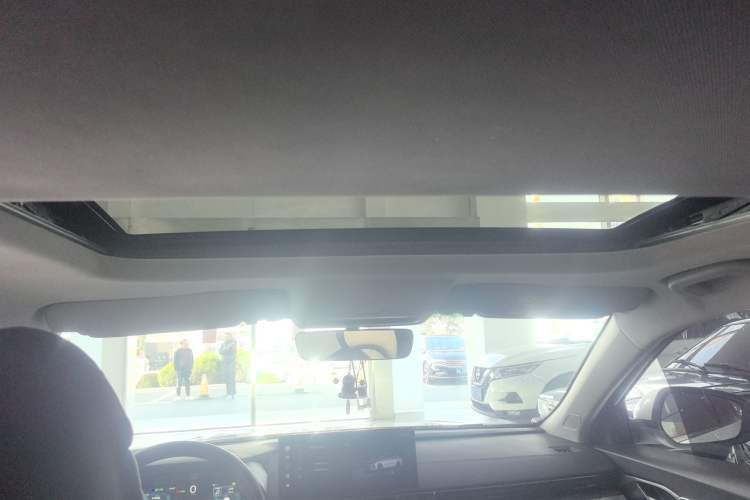 Used Geely Auto Emgrand L HiP 2024 Longteng Edition 1.5TD-DHT Pro 100KM Superior Model
