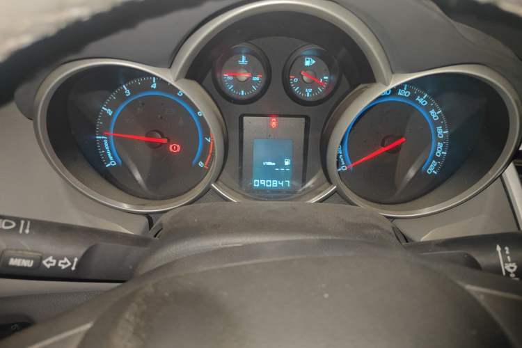 Used Chevrolet Cruze 2013 1.6L SL Sunroof Edition MT