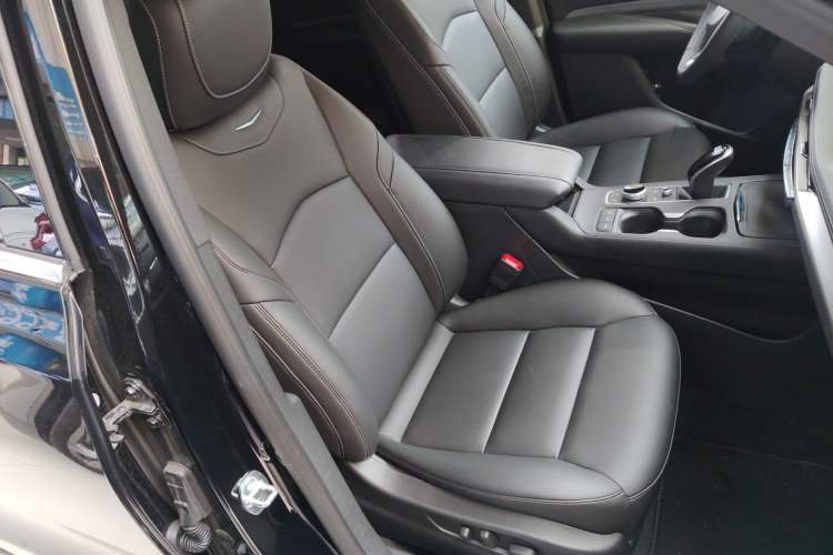 Used Cadillac XT4 2024 Facelift 28T Two-Wheel-Drive Luxury Version Right Front Seat