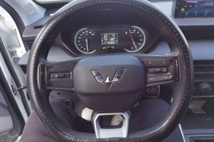 Used Wuling Alvez 2022 1.5L Manual Free-Style Model Steering Wheel