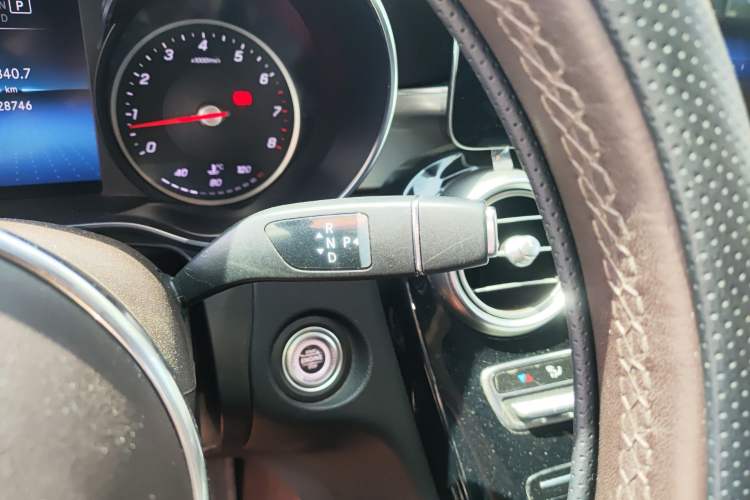 Used Mercedes-Benz GLC 2020 GLC 260 L 4MATIC Dynamic Model Gear Lever