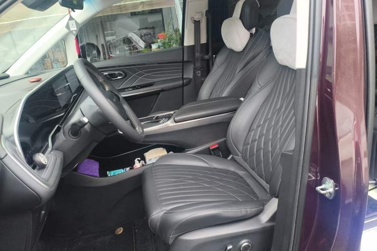 Used SAIC MAXUS G90 2022 2.0T Galaxy Seven-Seater Version
