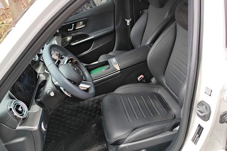 Used Mercedes-Benz C-Class 2025 Refresh C 260 L Night Edition Sports Version Left Front Seat