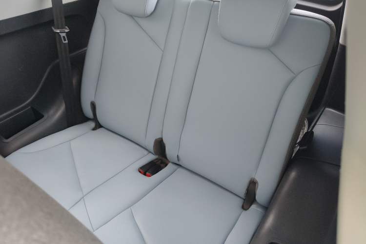 Used Chery QQ Little Ant 2022 Revised Version Sweet Pink Edition Half-Sugar Version Lithium Iron Phosphate 30.7 kWh 30 kW 301 km Left Rear Seat