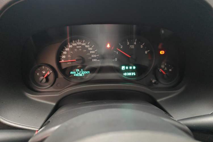 Used Jeep Compass 2013 2.4L four-wheel-drive sport version