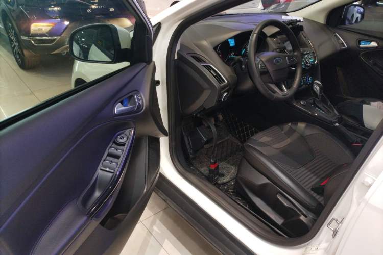 Used Ford Focus 2018 Sedan Classic 1.6L Automatic Trendy SmartDrive Edition