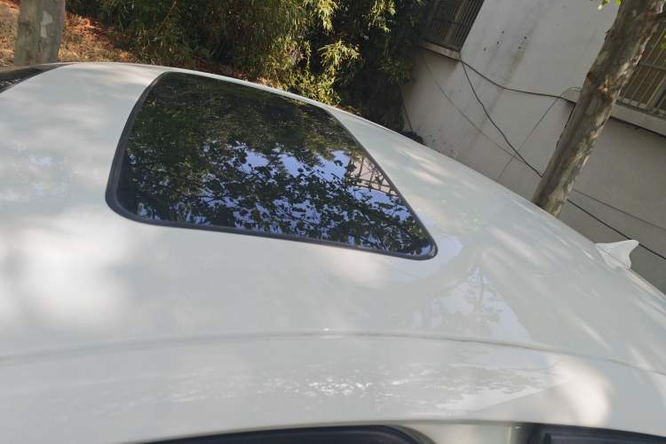 Used Buick Regal 2015 1.6T Elite Tech Model Roof