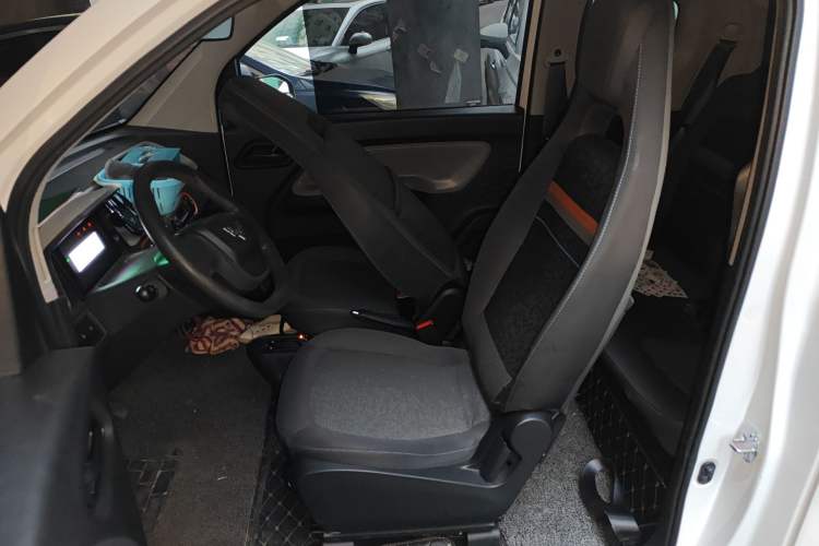Used Wuling Hongguang MINIEV 2022 Easy Version Lithium Iron Phosphate Left Front Seat
