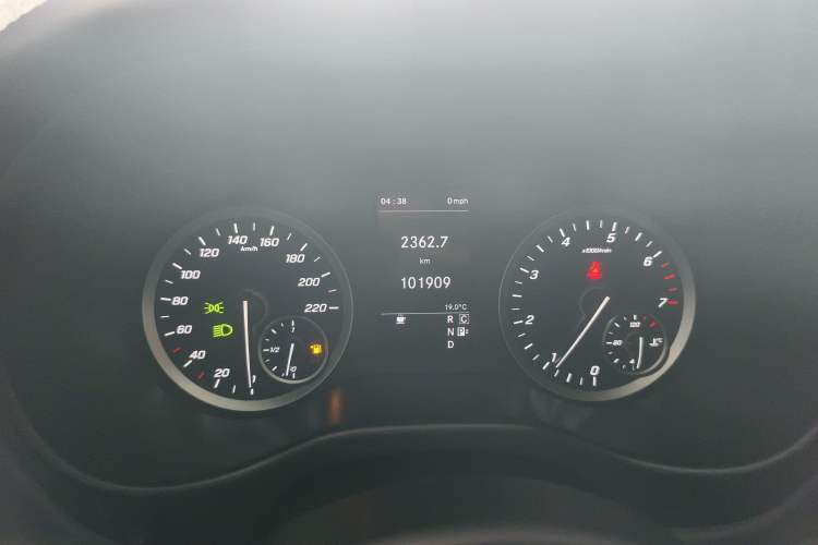 Used Mercedes-Benz Vito 2018 2.0T Business Version China VI Emission Standard
