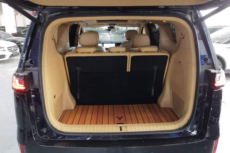 Used VOYAH Dream 2022 Low-Carbon Edition Plus Intelligent Driving Package Trunk