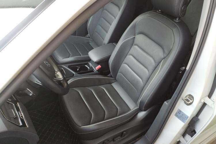 Used Volkswagen Tiguan L 2020 330TSI Automatic Two-Wheel Drive R-Line Flagship Version China VI Standard Left Front Seat