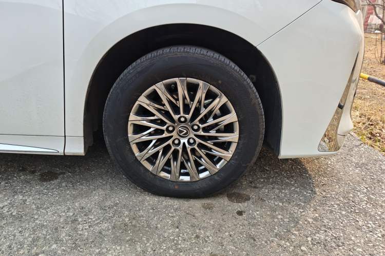 Used Lexus LM 2020 300h Seven-Seat Elegant Edition
