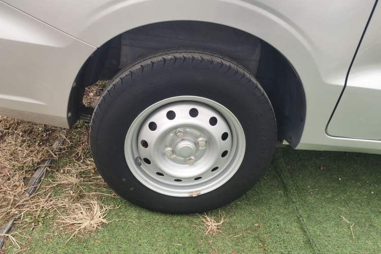 Used Wuling Hongguang V 2019 1.5L Base Version China VI LAR