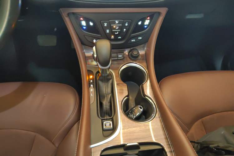 Used Buick Envision 2017 28T Four-Wheel Drive Elite Model Gear Lever