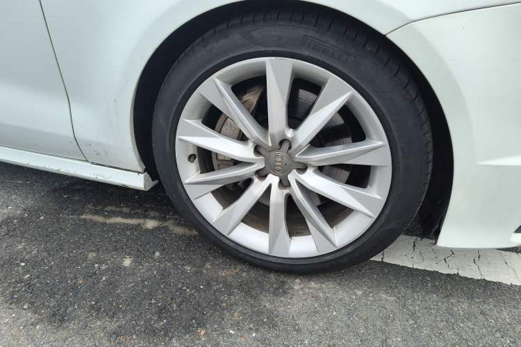 Used Audi A7 2016 50 TFSI quattro Comfort Model Right Front Wheel Hub