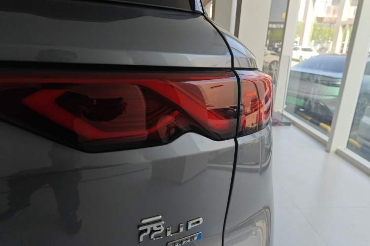 Used BYD Yuan UP 2025 Intelligent Driving Version 401 KM Dynamic Edition Right Rear Taillight