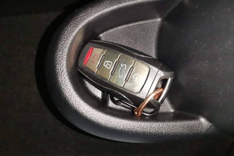 Used ORA Black Cat 2021 301 km Basic Version
