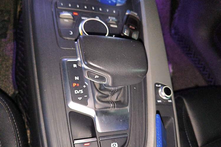 Used Audi A4L 2017 Plus 40 TFSI Ambition Model Gear Lever
