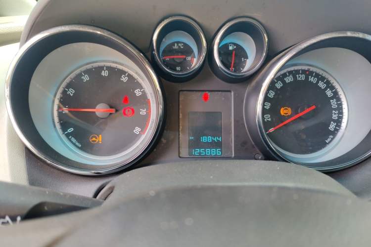 Used Buick GT 2012 XT 1.6L Manual Entry-Level Model