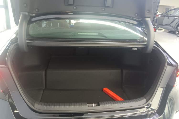 Used Honda Inspire New Energy 2025 Model—e:PHEV Smart Shine Version Trunk