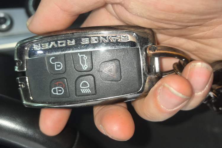 Used Land Rover Discovery Sport 2019 240 PS SE Version China VI Standard