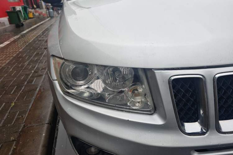 Used Jeep Compass 2011 2.4L four-wheel drive Comfort version