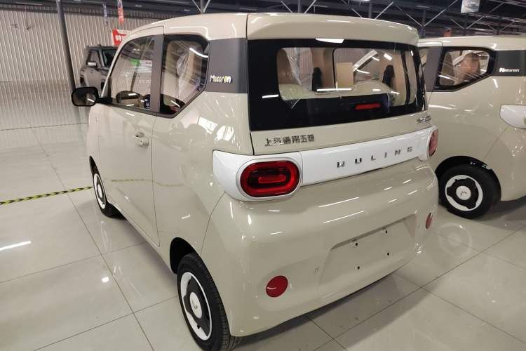 Used Wuling Hongguang MINIEV 2024 3rd Generation 215km Youth Edition Rear Left 45 Deg