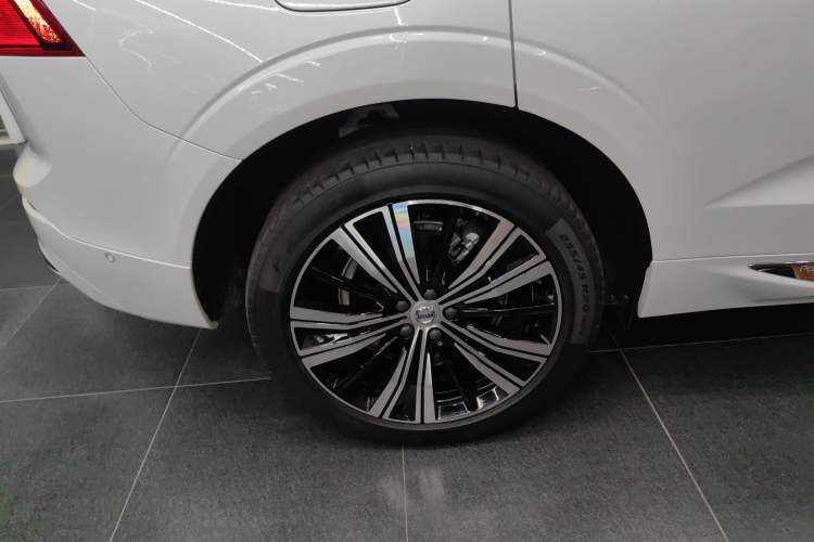 Used Volvo XC60 New Energy 2023 T8 Plug-in Hybrid Long-Range All-Wheel Drive Smart Luxury Edition
