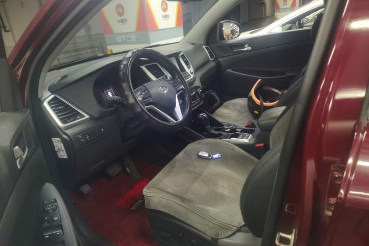 Used Hyundai Tucson 2018 1.6T Dual-Clutch Two-Wheel Drive 15th Anniversary Special Edition
