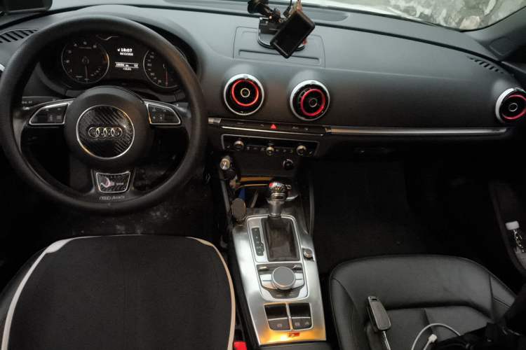 Used Audi A3 2015 Cabriolet 40 TFSI Center Console