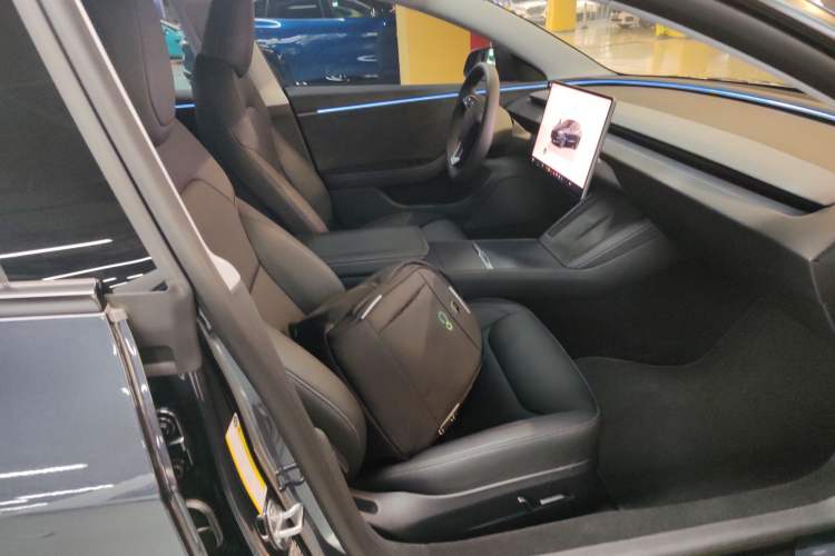 Used Tesla Model 3 2023 Long-Range All-Wheel-Drive Version