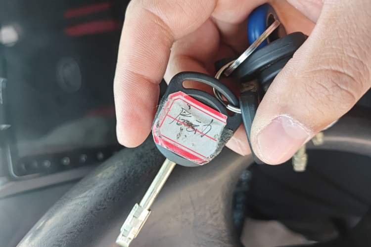 Used Ford Classic Transit 2013 2.8T Diesel Ice White Logistics Vehicle Long Wheelbase Mid-Roof Design – JX493ZLQ4
