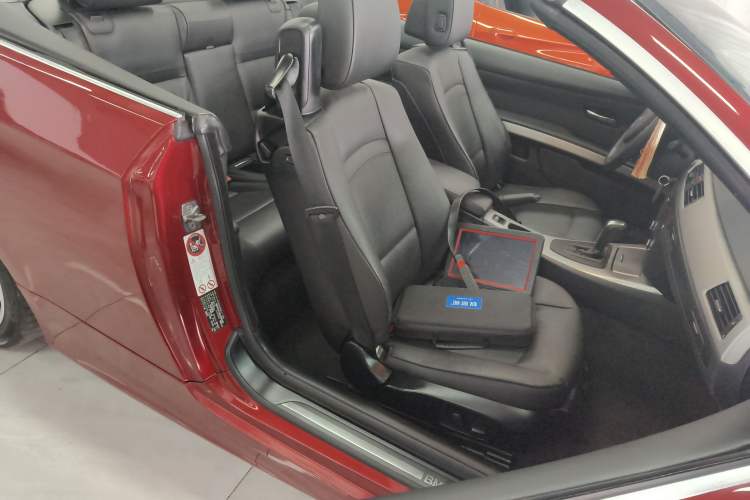 Used BMW 3 Series 2011 320i Convertible Coupe
