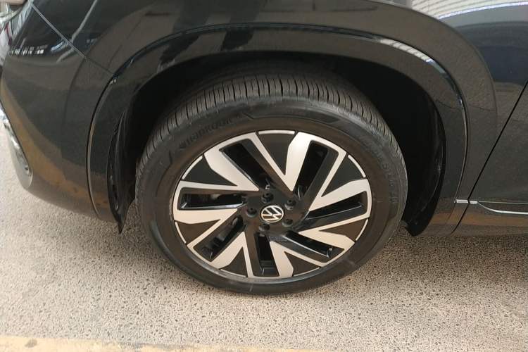 Used Volkswagen Tayron 2023 Revised Version 380TSI All-Wheel Drive R-Line High-Energy Edition Left Front Wheel Hub