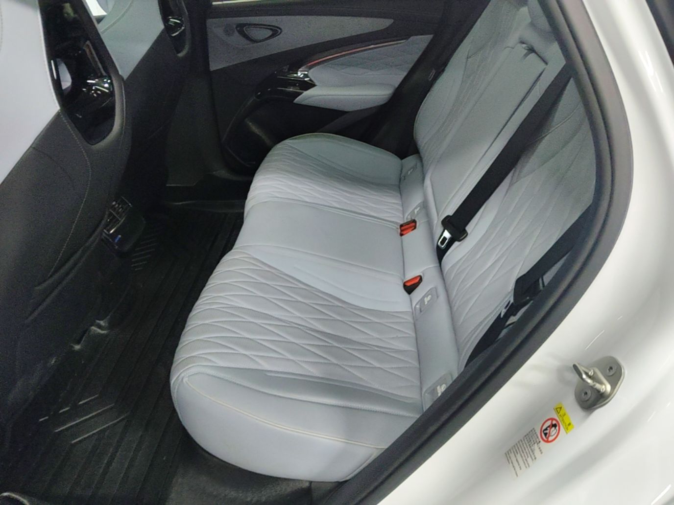 BYD Seal 2022 700 km Long-Range Rear-Wheel-Drive Version — снимка 20