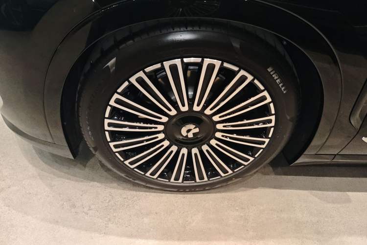 Used Nio ES8 2026 Model 6-seat Executive Luxury Edition Left Front Wheel Hub