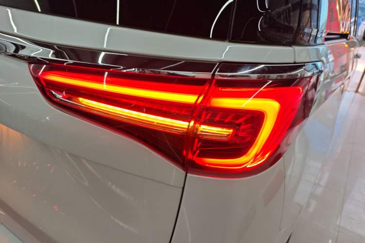 Used Buick GL8 2022 ES Land Cruiser 653T Luxury Model
