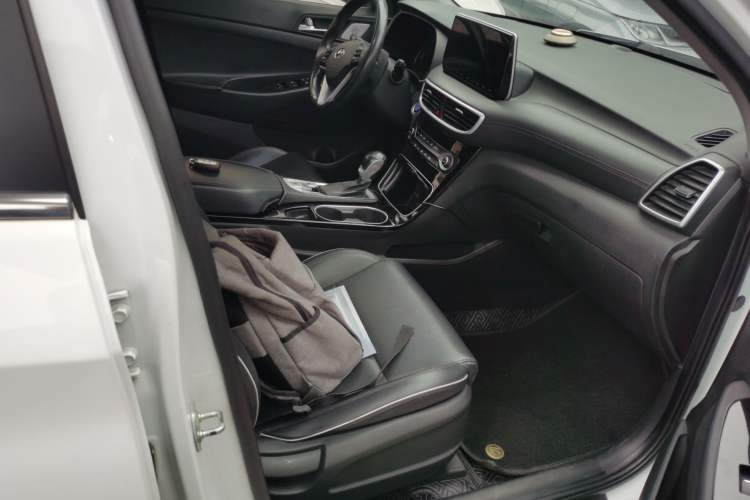 Used Hyundai Tucson 2020 280TGDi Two-Wheel-Drive GLS Fashion Edition China VI Standard